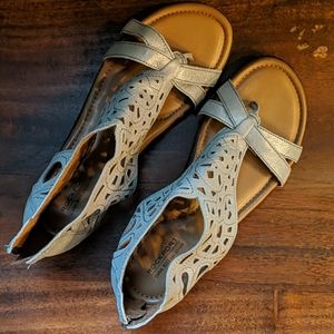Sandal